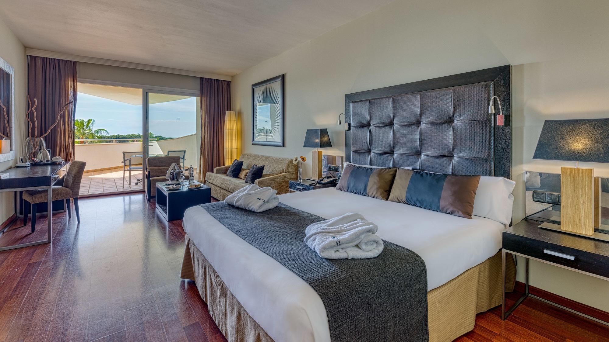 Hotel Senator Banus (Adults Only) Estepona Exterior foto A room at the hotel