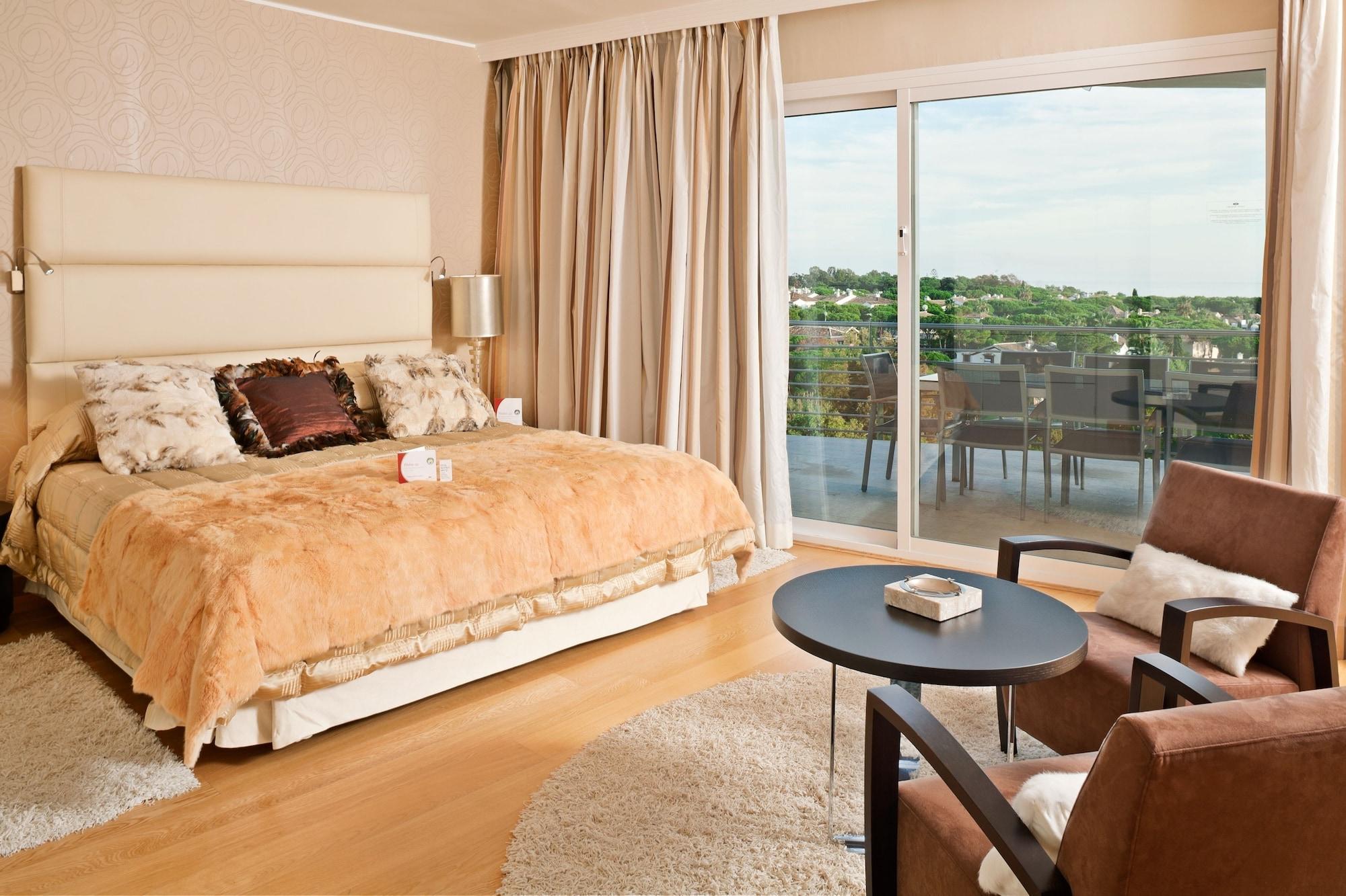 Hotel Senator Banus (Adults Only) Estepona Habitación foto A room at the hotel