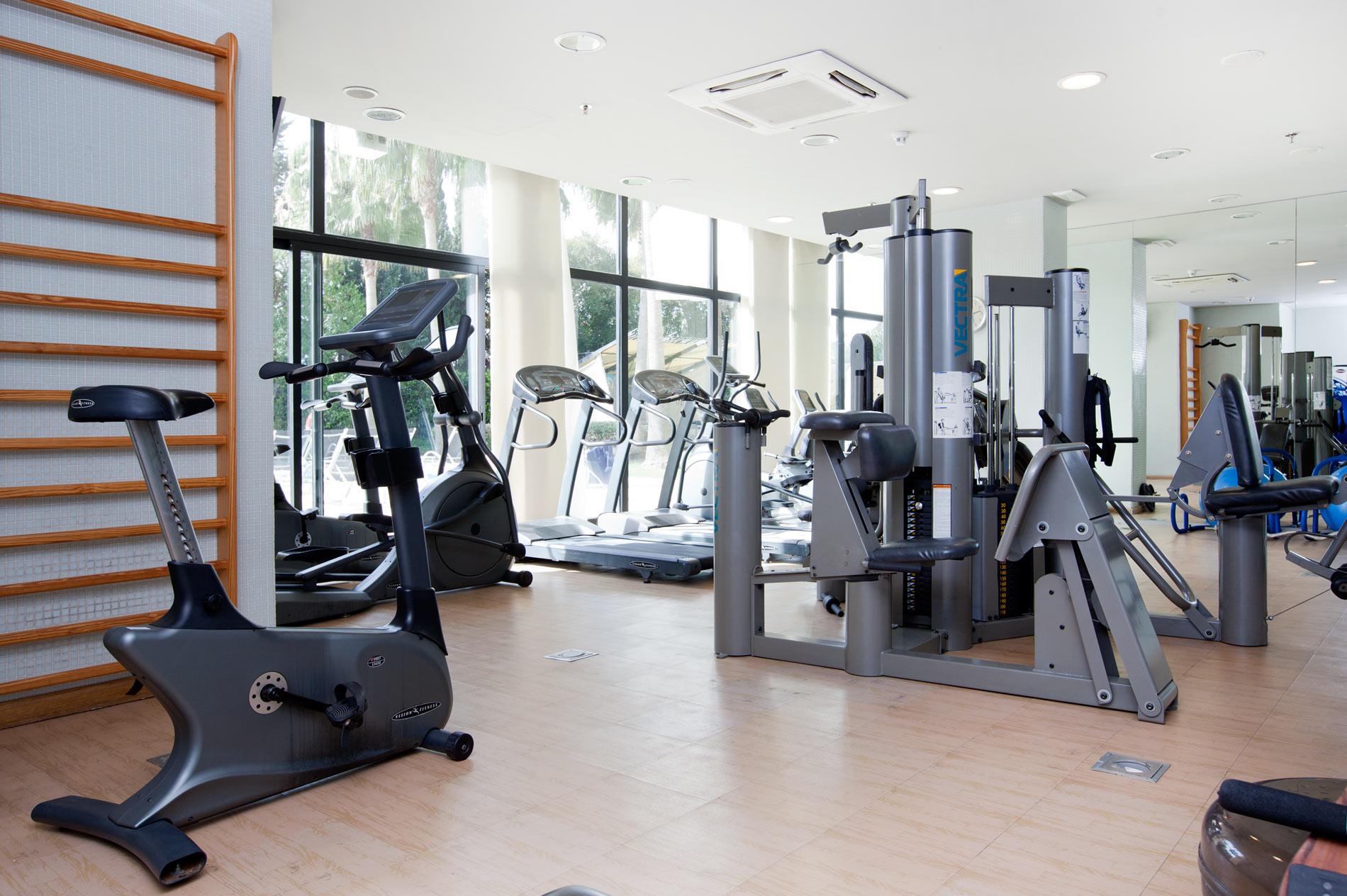 Hotel Senator Banus (Adults Only) Estepona Exterior foto A gym at the University of Nottingham