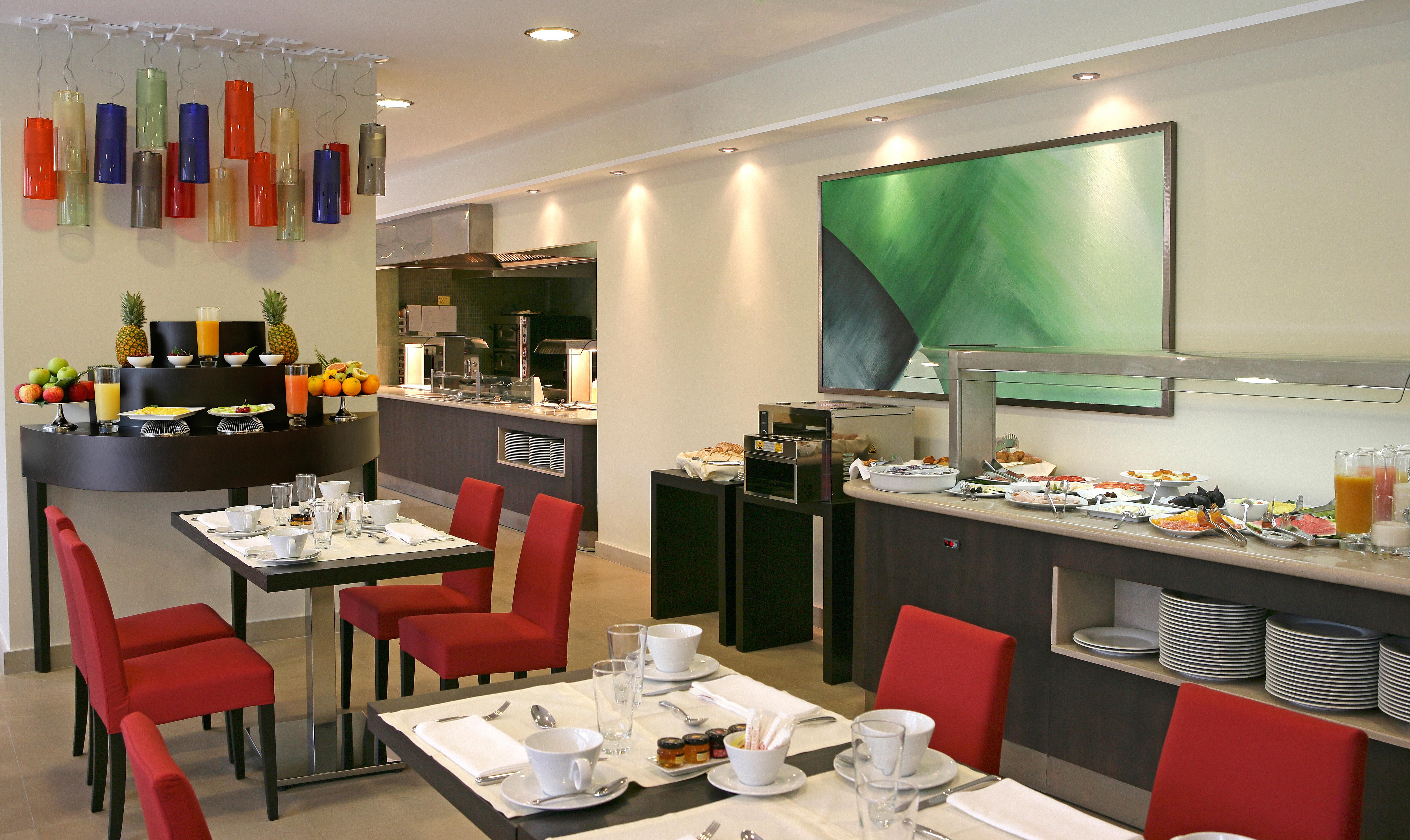 Hotel Senator Banus (Adults Only) Estepona Exterior foto The lounge at the airport
